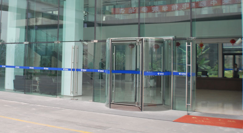 上海市江蘇路中國電信1樘自動旋轉(zhuǎn)門